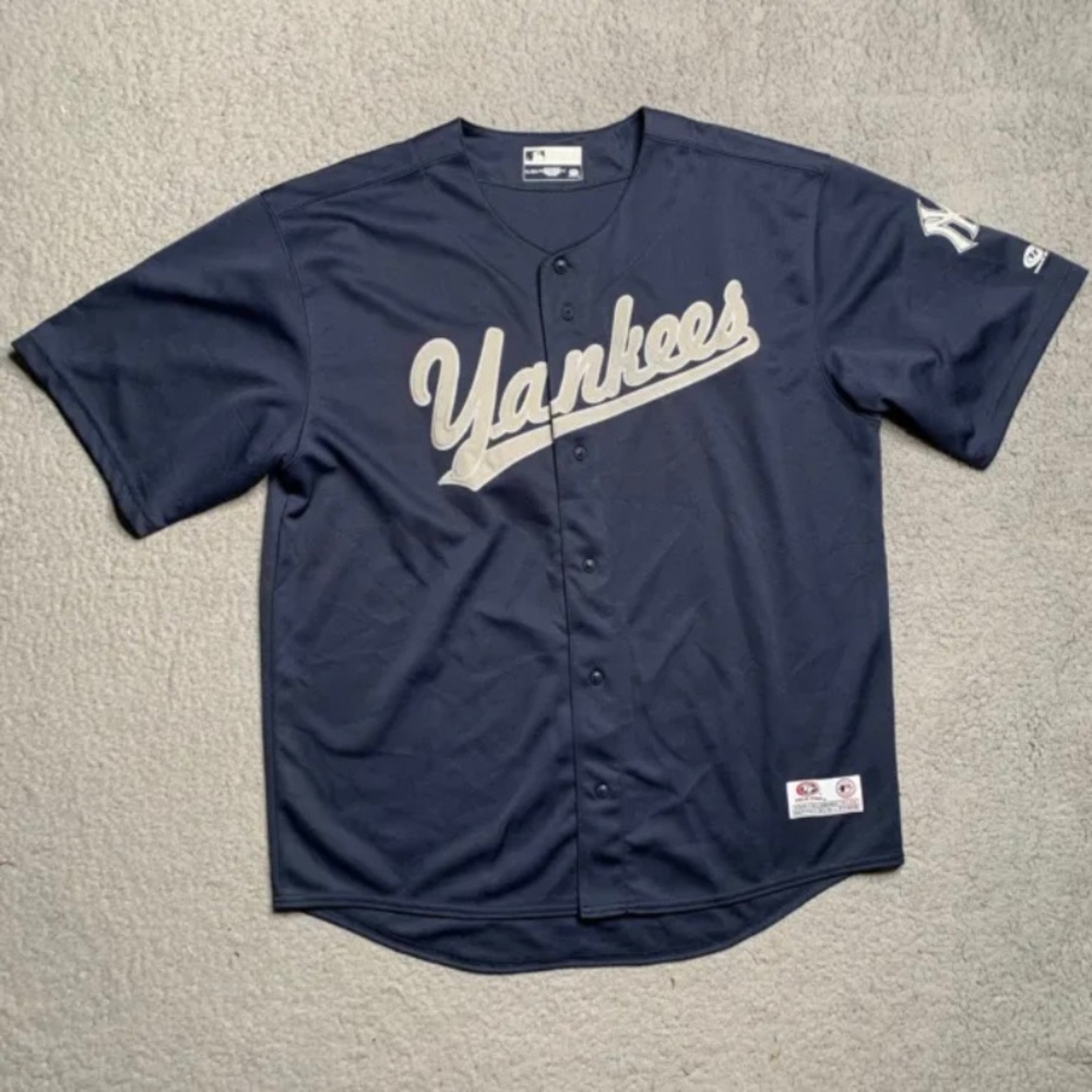 NY Yankees Jersey Stitched True Fan Men’s Size XL MLB Sewn Spellout Button EUC